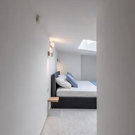Velebos Superior - Spacious Luxury Four-room On 220 M2 - Panoramic View Of The Sea And Islands - Prestigious Location By The Sea To The New Center Of Znjan - Amenities - Free Garage Parking Space Apartamento *