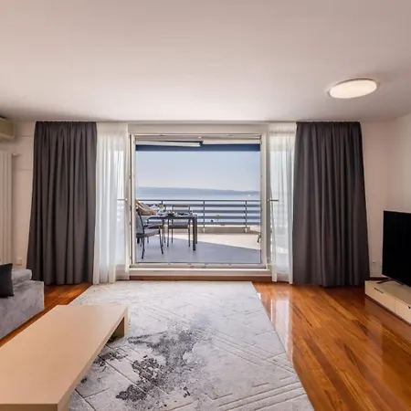 Velebos Superior - Spacious Luxury Four-room On 220 M2 - Panoramic View Of The Sea And Islands - Prestigious Location By The Sea To The New Center Of Znjan - Amenities - Free Garage Parking Space * Split