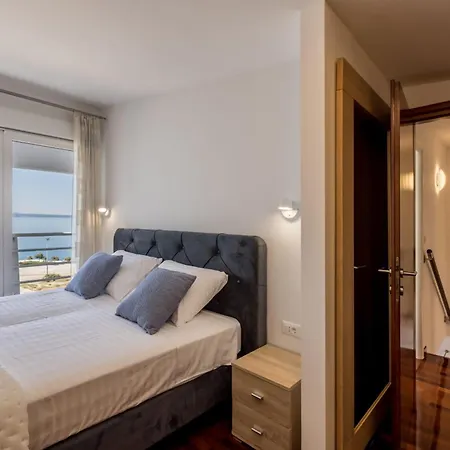 Apartman Velebos Superior - Spacious Luxury Four-room On 220 M2 - Panoramic View Of The Sea And Islands - Prestigious Location By The Sea To The New Center Of Znjan - Amenities - Free Garage Parking Space- Buralux *