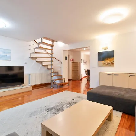 Velebos Superior - Spacious Luxury Four-room On 220 M2 - Panoramic View Of The Sea And Islands - Prestigious Location By The Sea To The New Center Of Znjan - Amenities - Free Garage Parking Space *