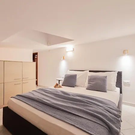 Velebos Superior - Spacious Luxury Four-room On 220 M2 - Panoramic View Of The Sea And Islands - Prestigious Location By The Sea To The New Center Of Znjan - Amenities - Free Garage Parking Space Apartamento