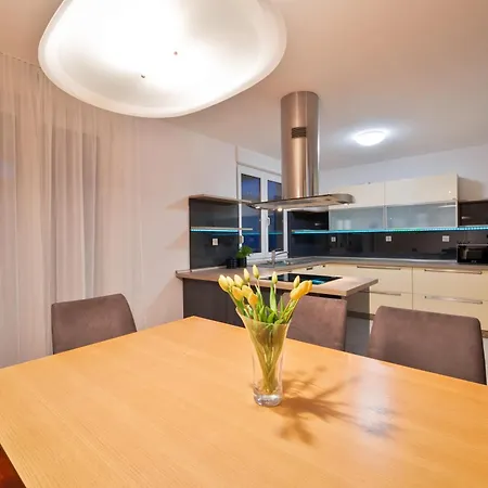 Velebos Superior - Spacious Luxury Four-room On 220 M2 - Panoramic View Of The Sea And Islands - Prestigious Location By The Sea To The New Center Of Znjan - Amenities - Free Garage Parking Space * Split