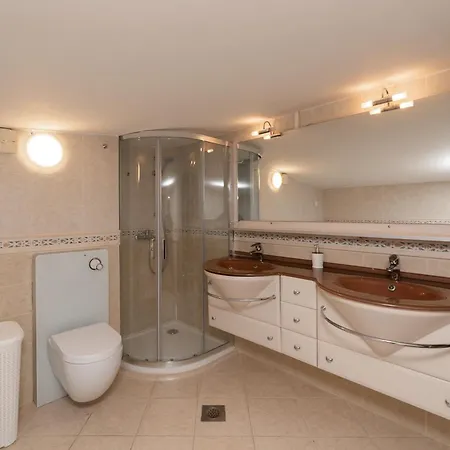 Velebos Superior - Spacious Luxury Four-room On 220 M2 - Panoramic View Of The Sea And Islands - Prestigious Location By The Sea To The New Center Of Znjan - Amenities - Free Garage Parking Space Apartamento Split