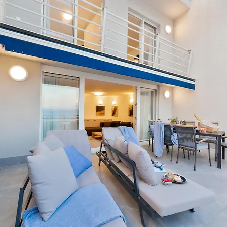 Velebos Superior - Spacious Luxury Four-room On 220 M2 - Panoramic View Of The Sea And Islands - Prestigious Location By The Sea To The New Center Of Znjan - Amenities - Free Garage Parking Space *