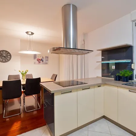 Velebos Superior - Spacious Luxury Four-room On 220 M2 - Panoramic View Of The Sea And Islands - Prestigious Location By The Sea To The New Center Of Znjan - Amenities - Free Garage Parking Space Apartamento *
