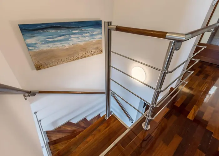 Velebos Superior - Spacious Luxury Four-room On 220 M2 - Panoramic View Of The Sea And Islands - Prestigious Location By The Sea To The New Center Of Znjan - Amenities - Free Garage Parking Space Apartmán
