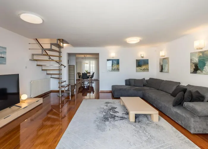 Velebos Superior - Spacious Luxury Four-room On 220 M2 - Panoramic View Of The Sea And Islands - Prestigious Location By The Sea To The New Center Of Znjan - Amenities - Free Garage Parking Space