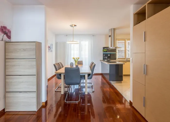 Velebos Superior - Spacious Luxury Four-room On 220 M2 - Panoramic View Of The Sea And Islands - Prestigious Location By The Sea To The New Center Of Znjan - Amenities - Free Garage Parking Space *