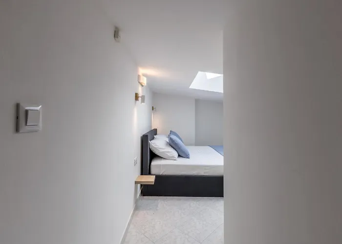 Velebos Superior - Spacious Luxury Four-room On 220 M2 - Panoramic View Of The Sea And Islands - Prestigious Location By The Sea To The New Center Of Znjan - Amenities - Free Garage Parking Space Apartmán *