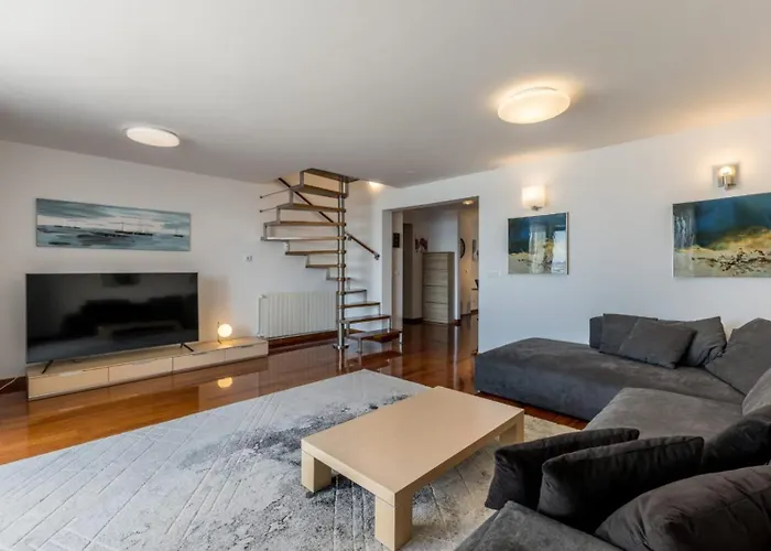 Velebos Superior - Spacious Luxury Four-room On 220 M2 - Panoramic View Of The Sea And Islands - Prestigious Location By The Sea To The New Center Of Znjan - Amenities - Free Garage Parking Space Apartmán Split