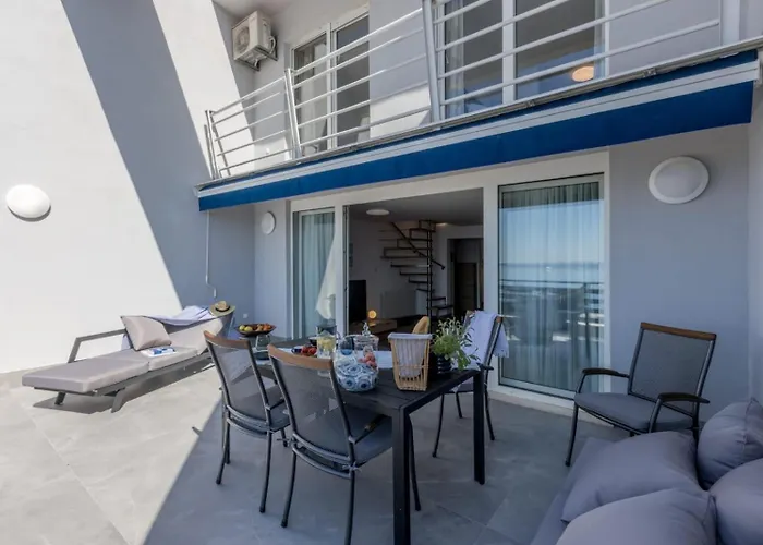 Apartmán Velebos Superior - Spacious Luxury Four-room On 220 M2 - Panoramic View Of The Sea And Islands - Prestigious Location By The Sea To The New Center Of Znjan - Amenities - Free Garage Parking Space