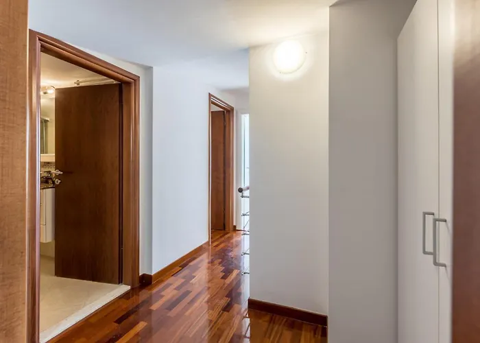 Velebos Superior - Spacious Luxury Four-room On 220 M2 - Panoramic View Of The Sea And Islands - Prestigious Location By The Sea To The New Center Of Znjan - Amenities - Free Garage Parking Space Apartmán