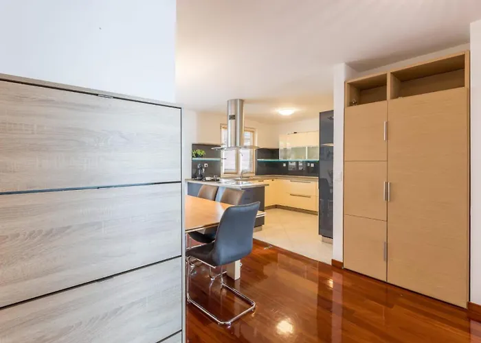 Apartmán Velebos Superior - Spacious Luxury Four-room On 220 M2 - Panoramic View Of The Sea And Islands - Prestigious Location By The Sea To The New Center Of Znjan - Amenities - Free Garage Parking Space
