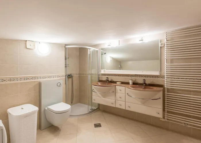 Apartmán Velebos Superior - Spacious Luxury Four-room On 220 M2 - Panoramic View Of The Sea And Islands - Prestigious Location By The Sea To The New Center Of Znjan - Amenities - Free Garage Parking Space Split