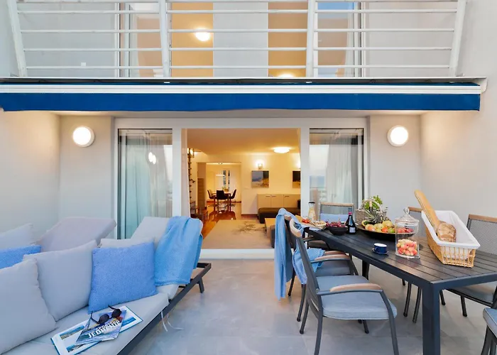 Apartmán Velebos Superior - Spacious Luxury Four-room On 220 M2 - Panoramic View Of The Sea And Islands - Prestigious Location By The Sea To The New Center Of Znjan - Amenities - Free Garage Parking Space