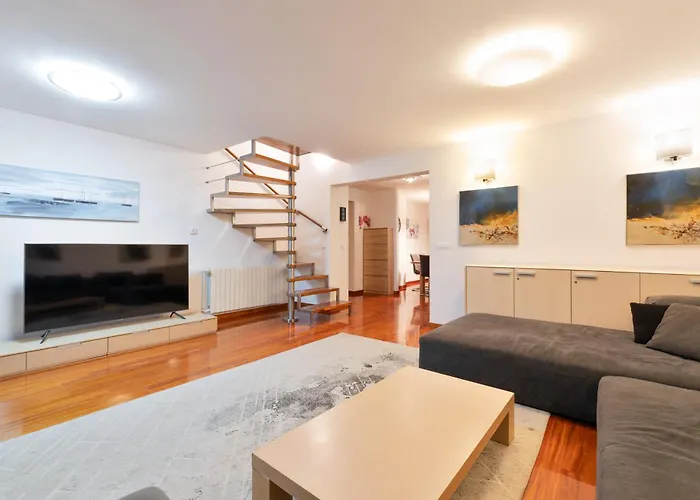 Velebos Superior - Spacious Luxury Four-room On 220 M2 - Panoramic View Of The Sea And Islands - Prestigious Location By The Sea To The New Center Of Znjan - Amenities - Free Garage Parking Space *