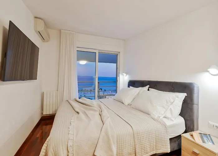Velebos Superior - Spacious Luxury Four-room On 220 M2 - Panoramic View Of The Sea And Islands - Prestigious Location By The Sea To The New Center Of Znjan - Amenities - Free Garage Parking Space Apartmán *