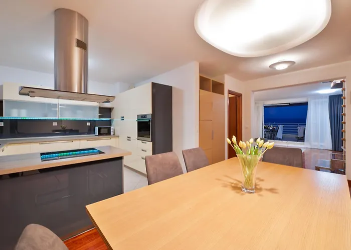 Velebos Superior - Spacious Luxury Four-room On 220 M2 - Panoramic View Of The Sea And Islands - Prestigious Location By The Sea To The New Center Of Znjan - Amenities - Free Garage Parking Space Apartmán Split