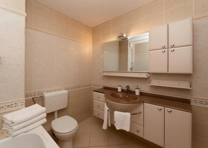 Apartmán Velebos Superior - Spacious Luxury Four-room On 220 M2 - Panoramic View Of The Sea And Islands - Prestigious Location By The Sea To The New Center Of Znjan - Amenities - Free Garage Parking Space *