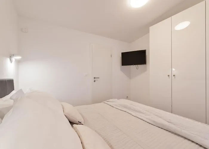 Apartmán Velebos Superior - Spacious Luxury Four-room On 220 M2 - Panoramic View Of The Sea And Islands - Prestigious Location By The Sea To The New Center Of Znjan - Amenities - Free Garage Parking Space *
