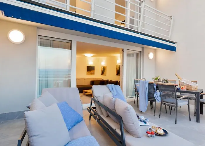 Velebos Superior - Spacious Luxury Four-room On 220 M2 - Panoramic View Of The Sea And Islands - Prestigious Location By The Sea To The New Center Of Znjan - Amenities - Free Garage Parking Space *