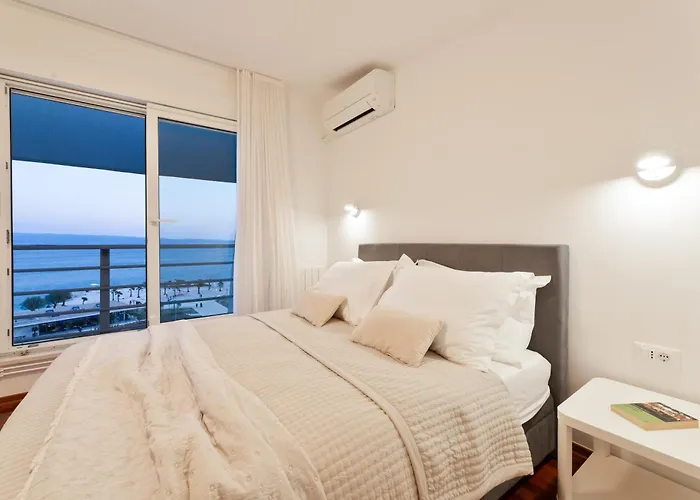 Velebos Superior - Spacious Luxury Four-room On 220 M2 - Panoramic View Of The Sea And Islands - Prestigious Location By The Sea To The New Center Of Znjan - Amenities - Free Garage Parking Space Apartmán *
