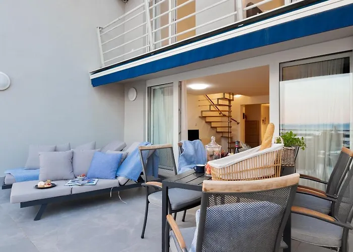 Velebos Superior - Spacious Luxury Four-room On 220 M2 - Panoramic View Of The Sea And Islands - Prestigious Location By The Sea To The New Center Of Znjan - Amenities - Free Garage Parking Space Apartmán *