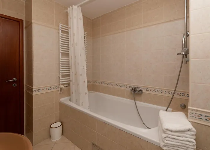 Velebos Superior - Spacious Luxury Four-room On 220 M2 - Panoramic View Of The Sea And Islands - Prestigious Location By The Sea To The New Center Of Znjan - Amenities - Free Garage Parking Space Split