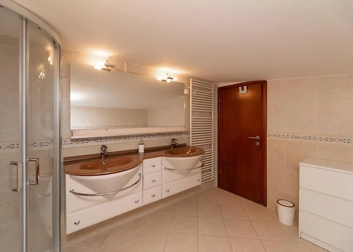 Velebos Superior - Spacious Luxury Four-room On 220 M2 - Panoramic View Of The Sea And Islands - Prestigious Location By The Sea To The New Center Of Znjan - Amenities - Free Garage Parking Space Apartmán Split